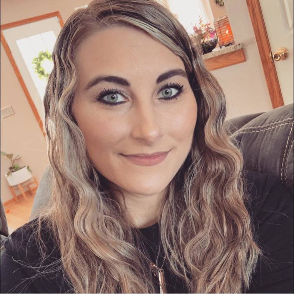 Meet your Posher, Daniella